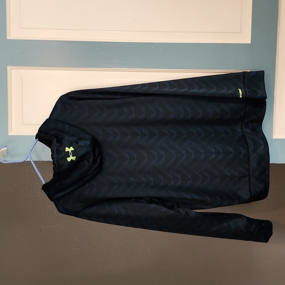 Large Underarmor Storm hooded pullover - Picture 3 of 3